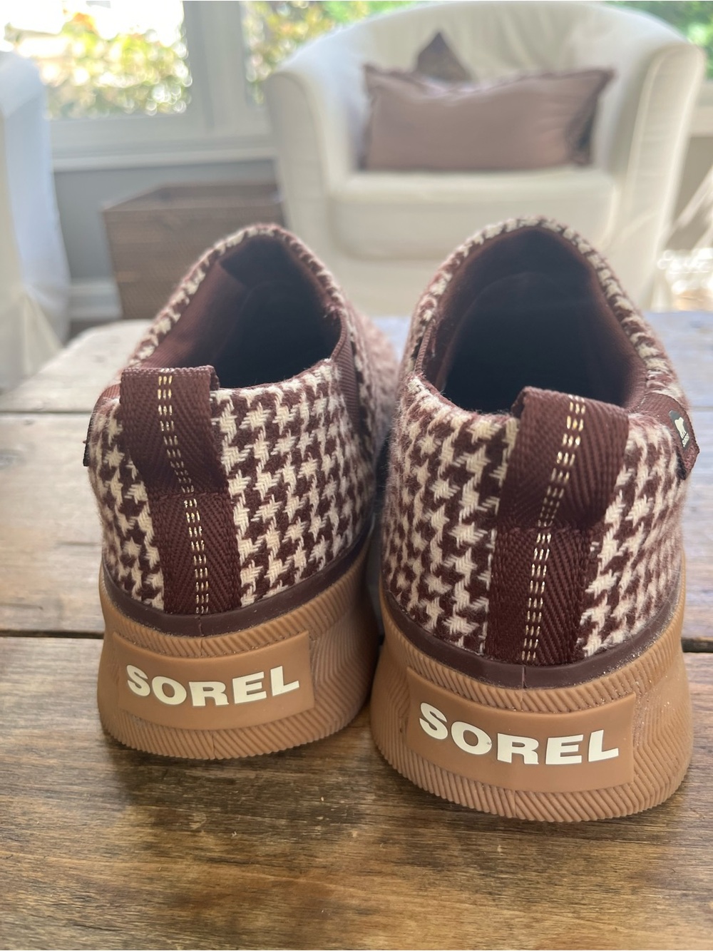 Sorel Burgundy and Cream Houndstooth Slip-On Sneakers barely worn size 8